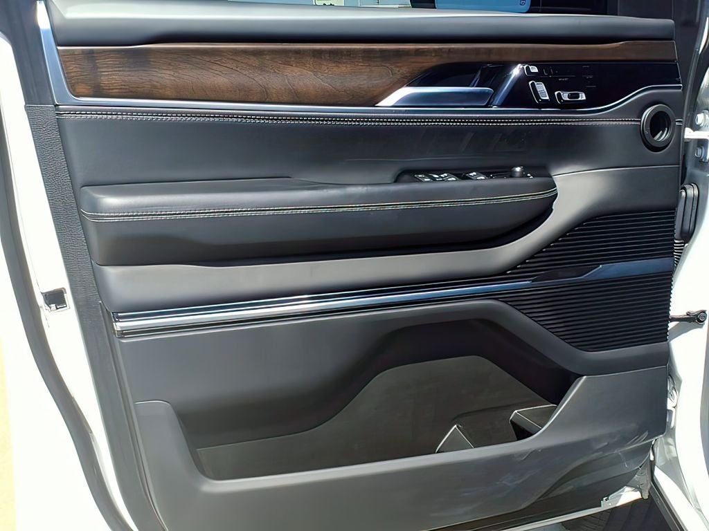 2022 Jeep Grand Wagoneer Series II