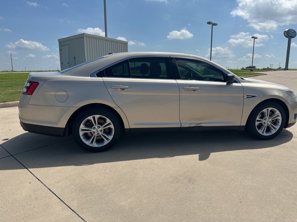 2018 Ford Taurus SE