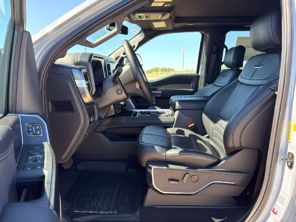 2027 Ford F-350SD Platinum DRW