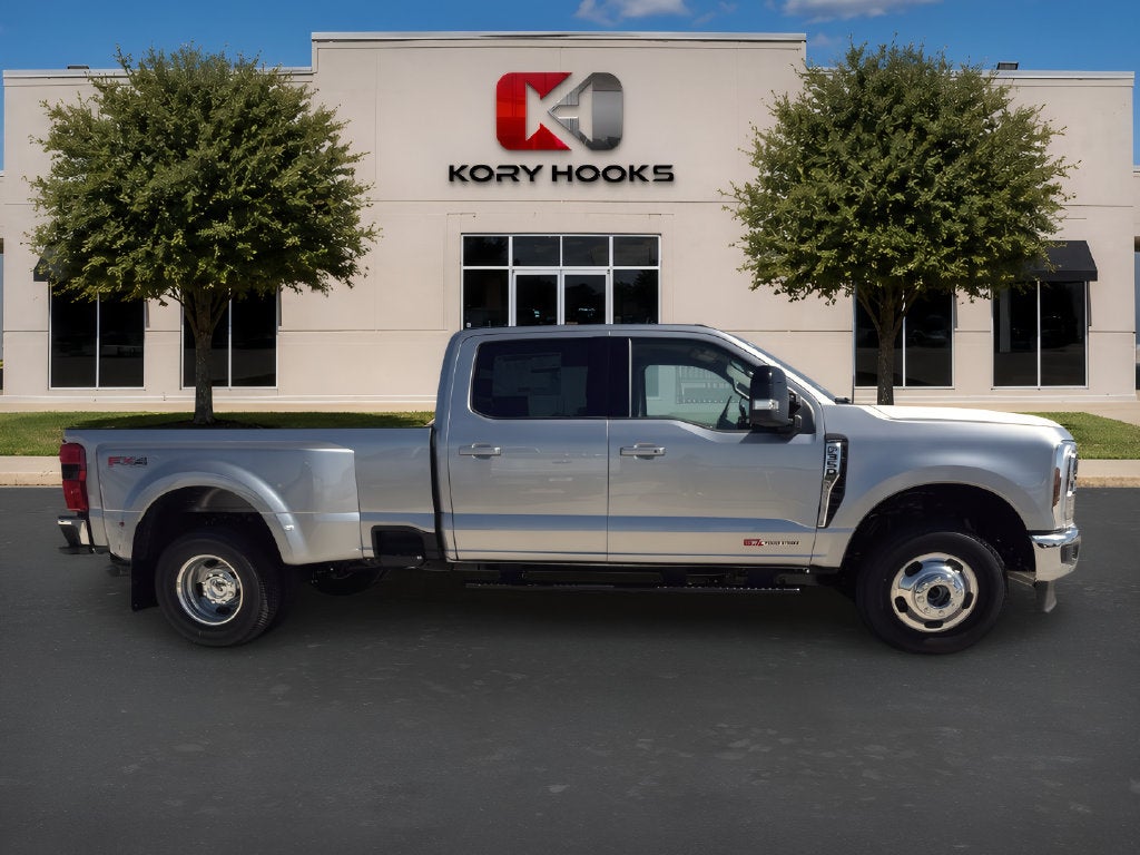 2027 Ford F-350SD Lariat DRW