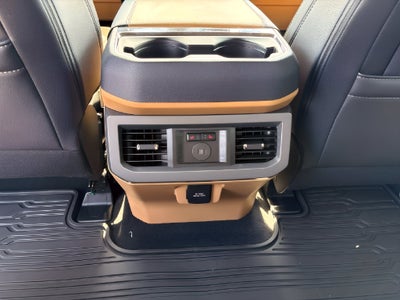 2027 Ford F-350SD Lariat DRW