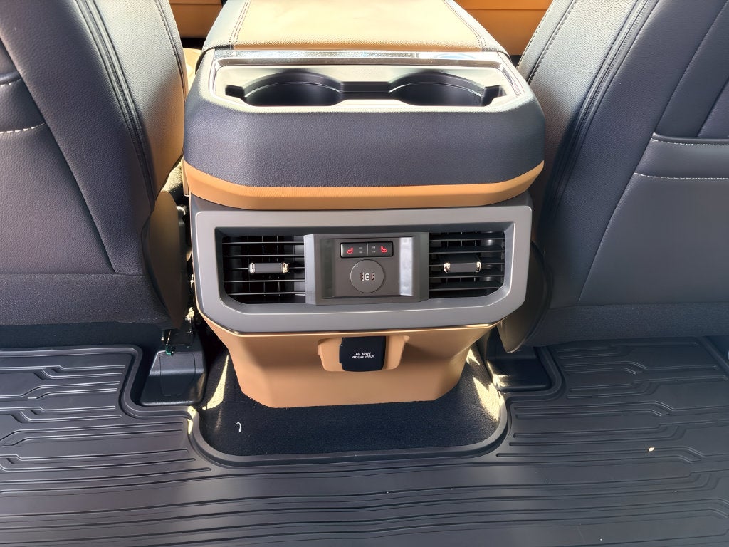 2027 Ford F-350SD Lariat DRW