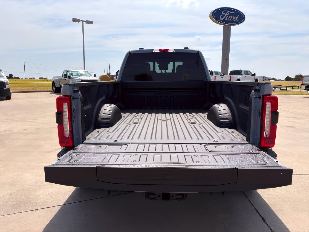 2027 Ford F-350SD Lariat DRW