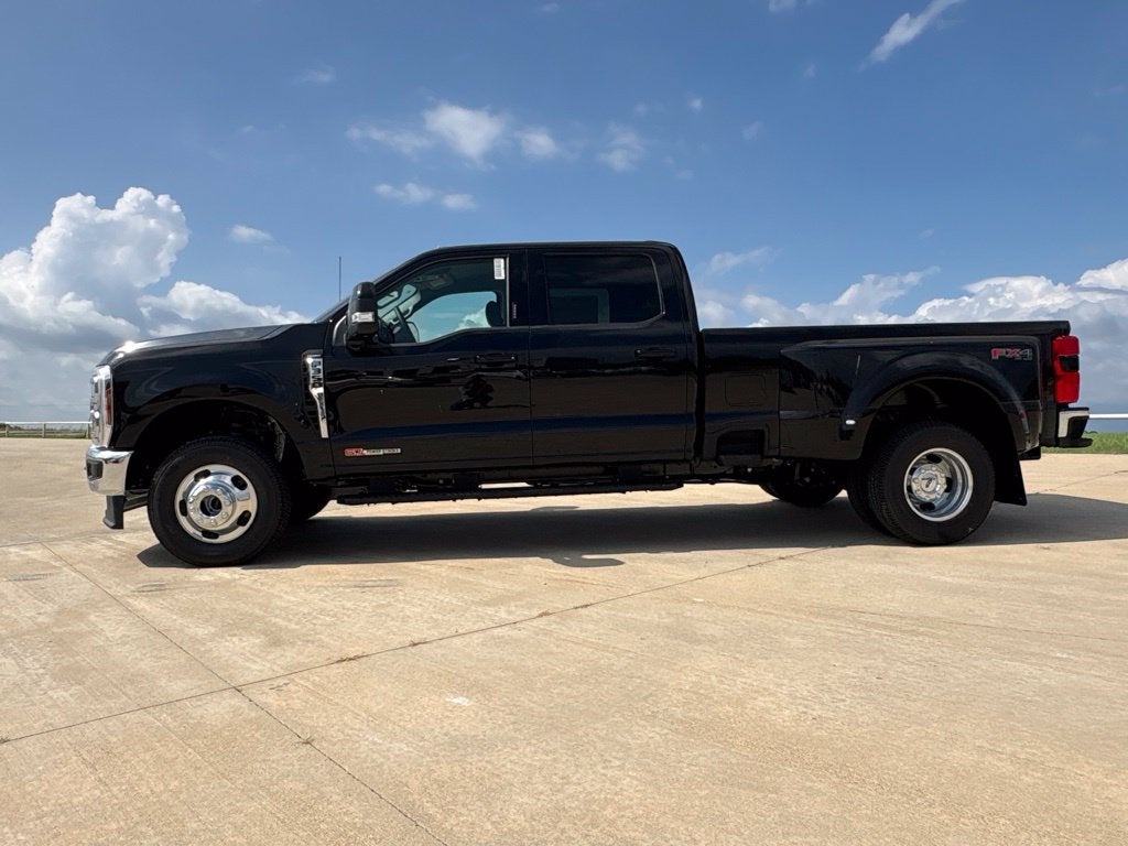 2027 Ford F-350SD Lariat DRW