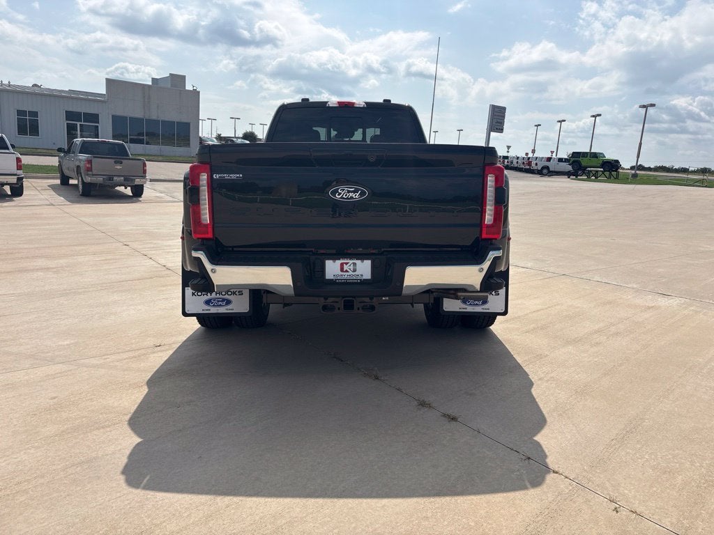 2027 Ford F-350SD Lariat DRW
