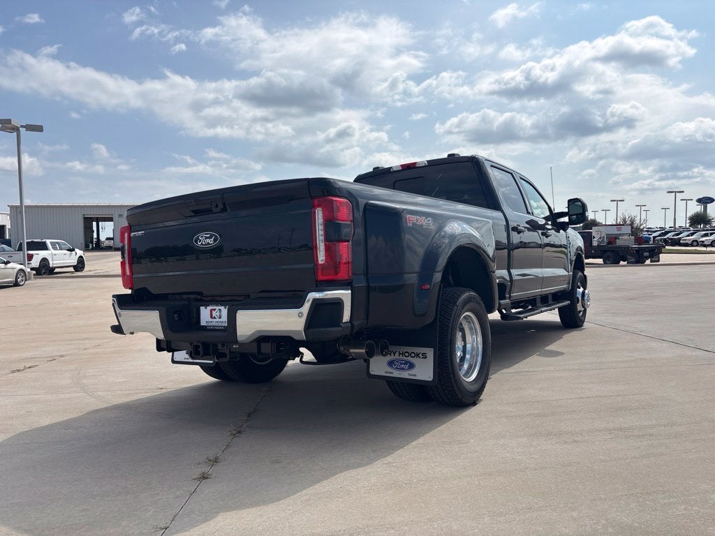 2027 Ford F-350SD Lariat DRW