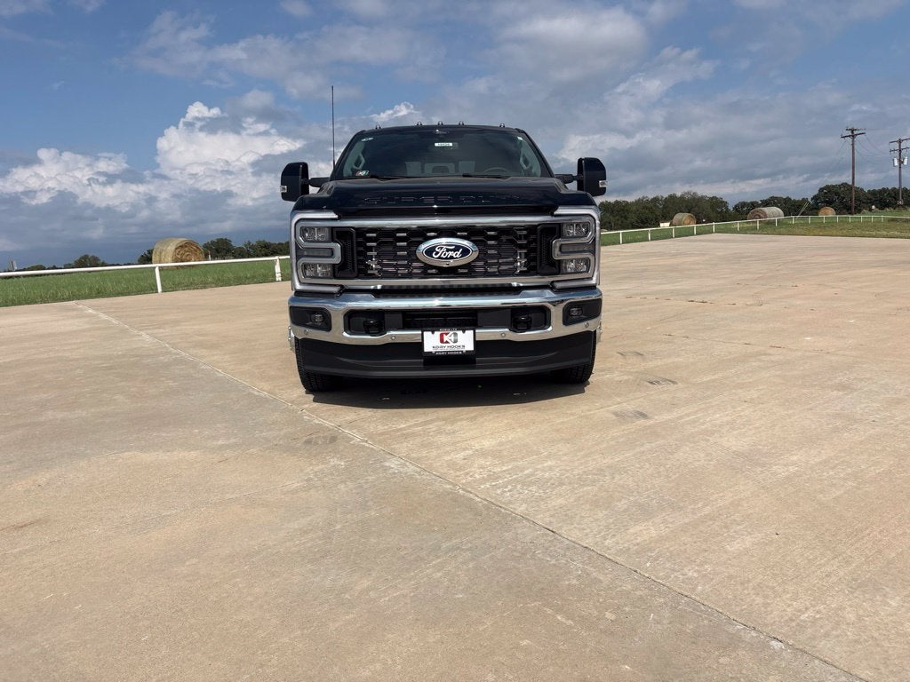 2027 Ford F-350SD Lariat DRW