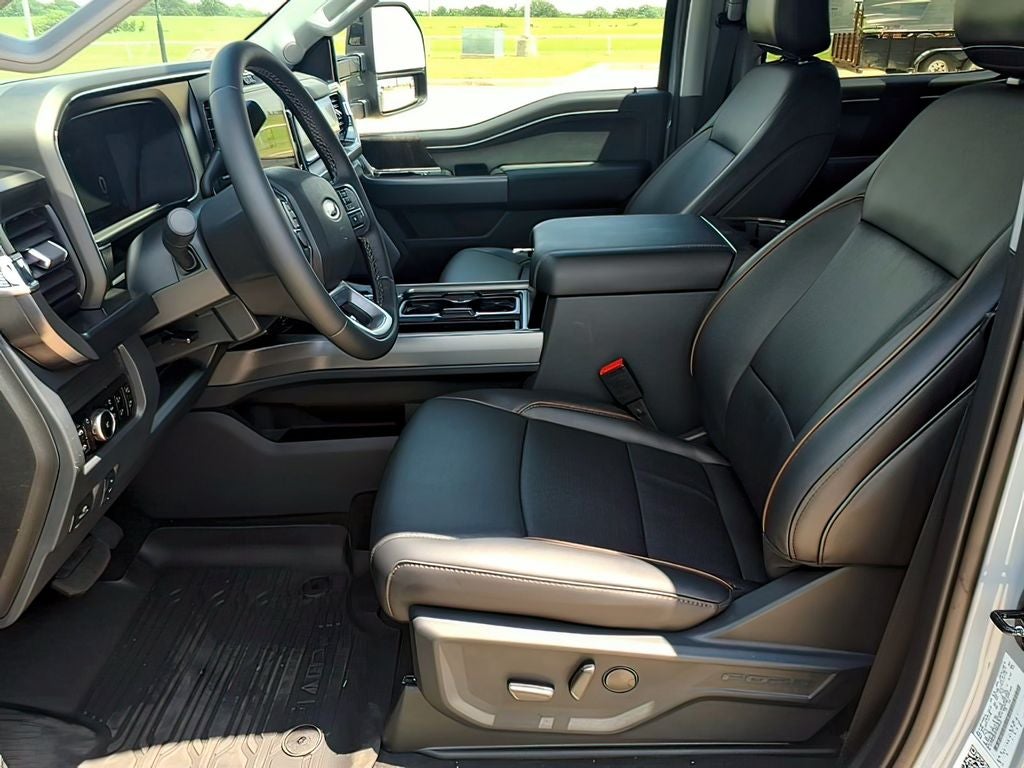 2026 Ford F-350SD Lariat DRW