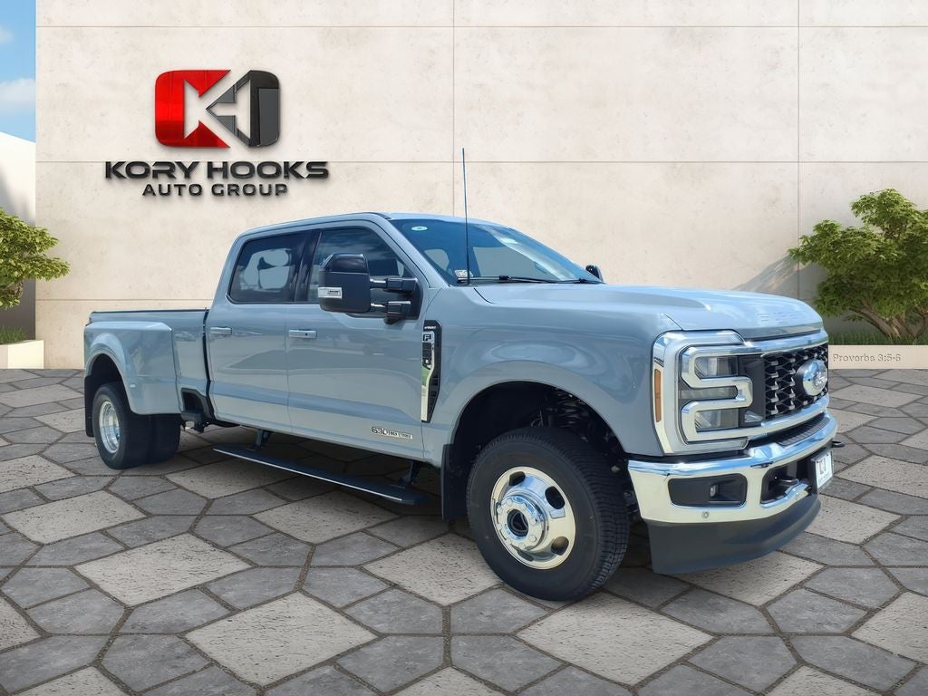 2026 Ford F-350SD Lariat DRW