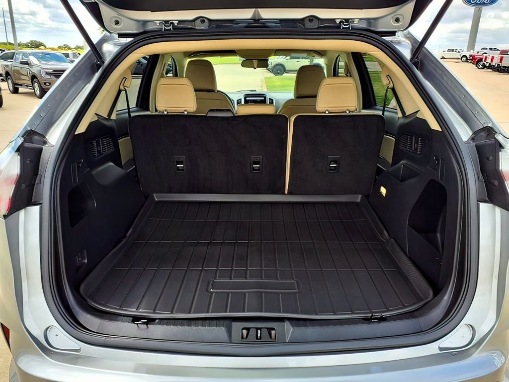 2023 Ford Edge SE